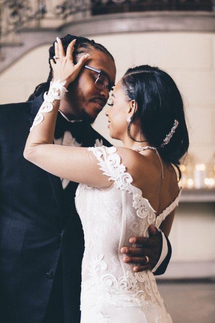 Quality Mermaid High Lace Wedding Dresses Sheer Plunging Neck Long Sleeves Bridal Gowns Sweep Train Trumpet Tulle Appliqued Robe De Marie