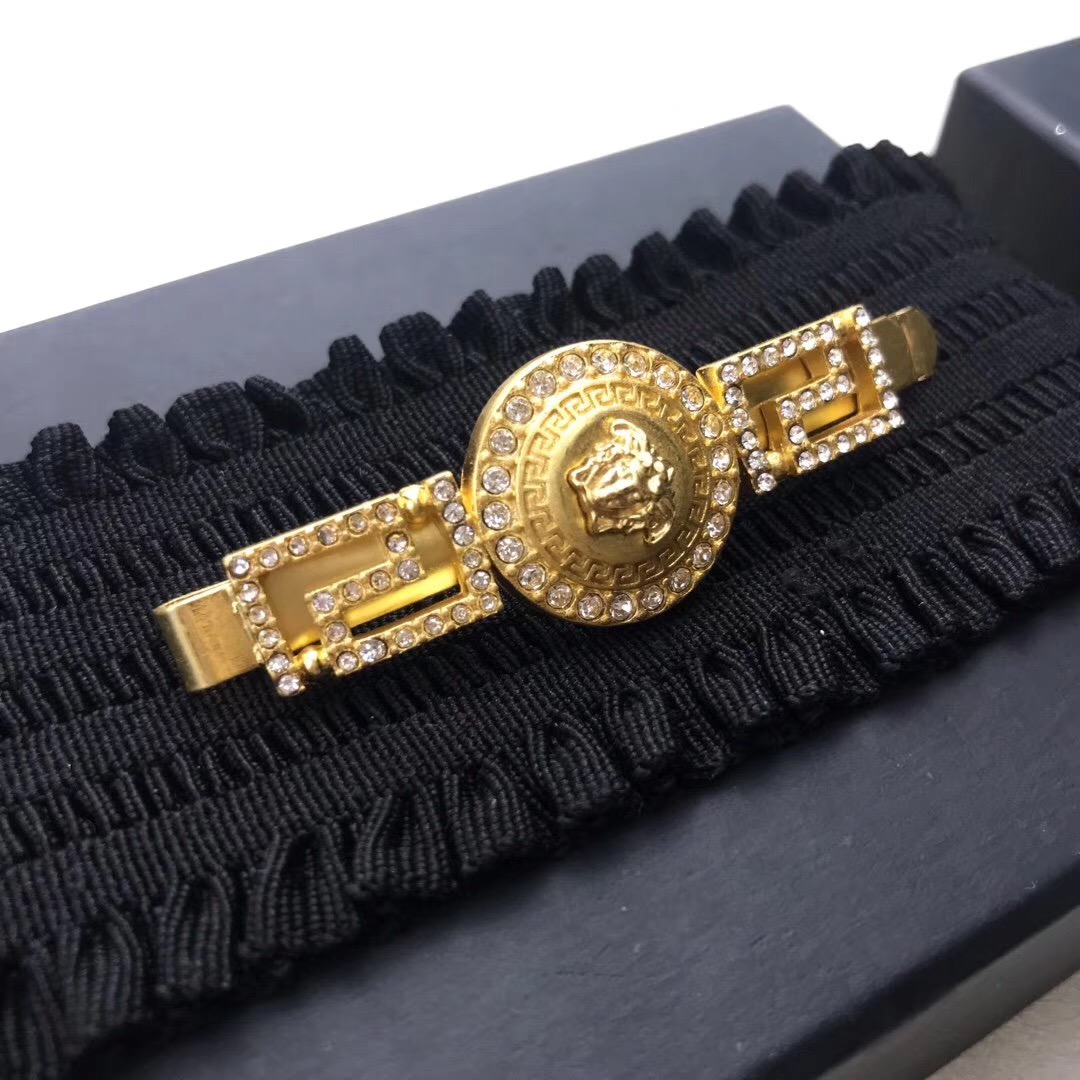 Fashion- Sell High Quality Luxury hair clip with diamond Fashion ornment forwomen wedding jewelry gift PS5694, Golden;silver
Fashion- Sell High Quality Luxury hair clip with diamond Fashion ornment forwomen wedding jewelry gift PS5694, Golden;silver