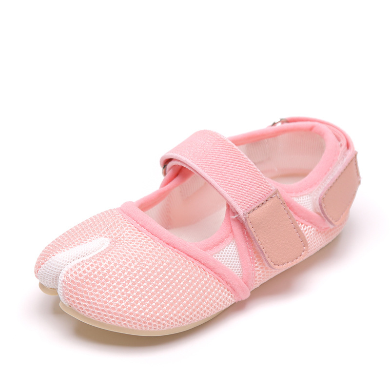 COZULLAA Spring Summer Baby Kids Girls Soft Sole Fashion Sneakers 2020 Children Breathable Air Mesh Casual Shoes Size 21-30, Black
COZULLAA Spring Summer Baby Kids Girls Soft Sole Fashion Sneakers 2020 Children Breathable Air Mesh Casual Shoes Size 21-30, Black