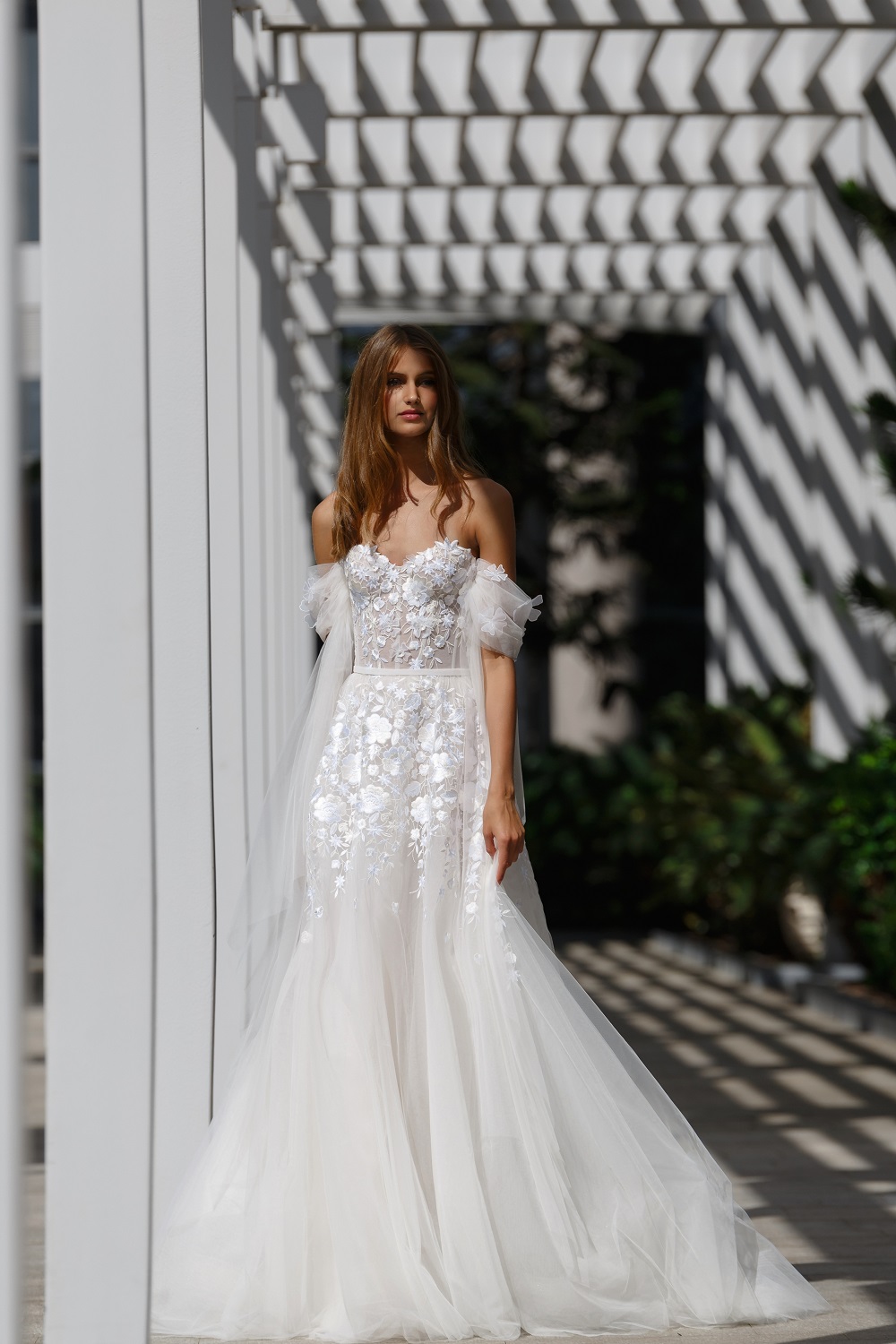 Elegant Mermaid Wedding Dresses Off Shoulder 3D Lace Appliqued Sweep Train Bridal Gowns Plus Size Backless Bridal Gowns vestido de novia