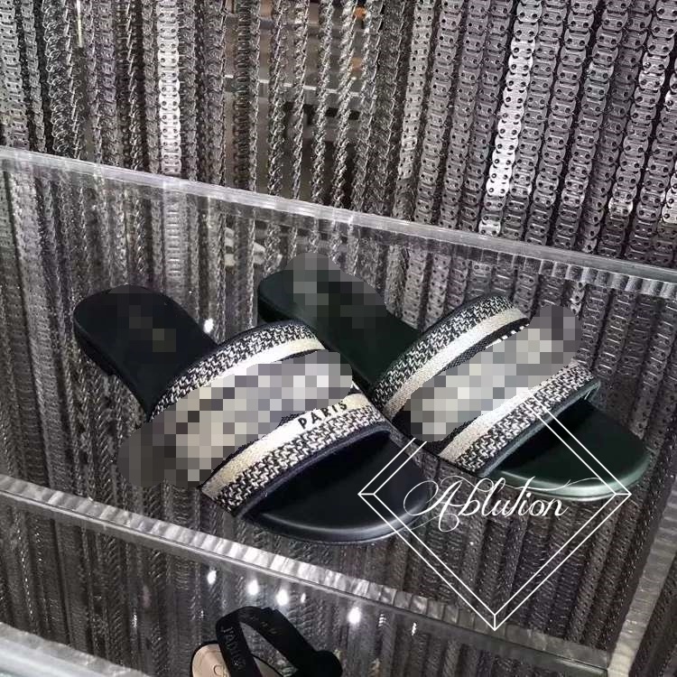 Women Jelly Transparent PVC Clear Sandals Designer Slippers Rubber Slide Sandal Floral Brocade Gear bottoms Flip Flops Striped Beach Slippe, Black
Women Jelly Transparent PVC Clear Sandals Designer Slippers Rubber Slide Sandal Floral Brocade Gear bottoms Flip Flops Striped Beach Slippe, Black