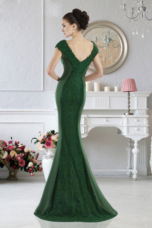 Elegant Janique Mermaid Mother of The Bride Dresses V Neck Sleeveless Lace Applique Sequins Wedding Guest Dress Sweep Train Evening Gowns