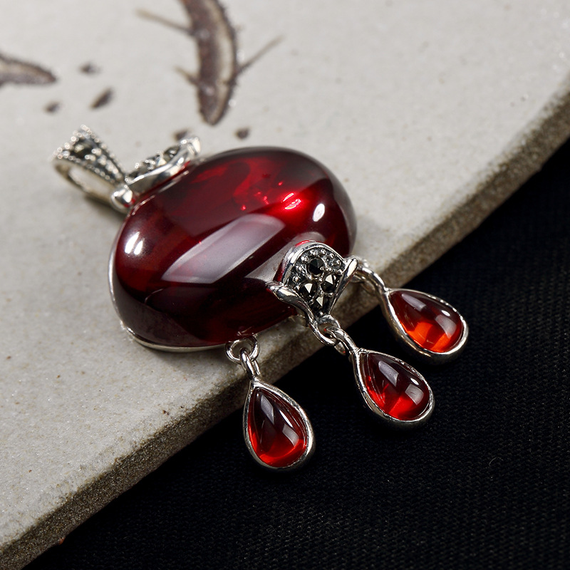 Lockets S925 Sterling Silver Yellow Chalcedony Red Black Marcasite Tassel Retro Court Ladies Necklace Pendant Vinatge Summer Jewelry 683
Lockets S925 Sterling Silver Yellow Chalcedony Red Black Marcasite Tassel Retro Court Ladies Necklace Pendant Vinatge Summer Jewelry 683
