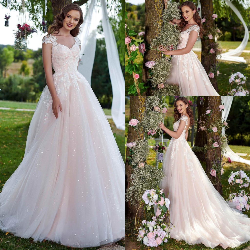 Bling Bling Wedding Dresses V Neck Lace Sparkly Bridal Gowns Backless Lace Appliques Sweep Train Wedding Dress