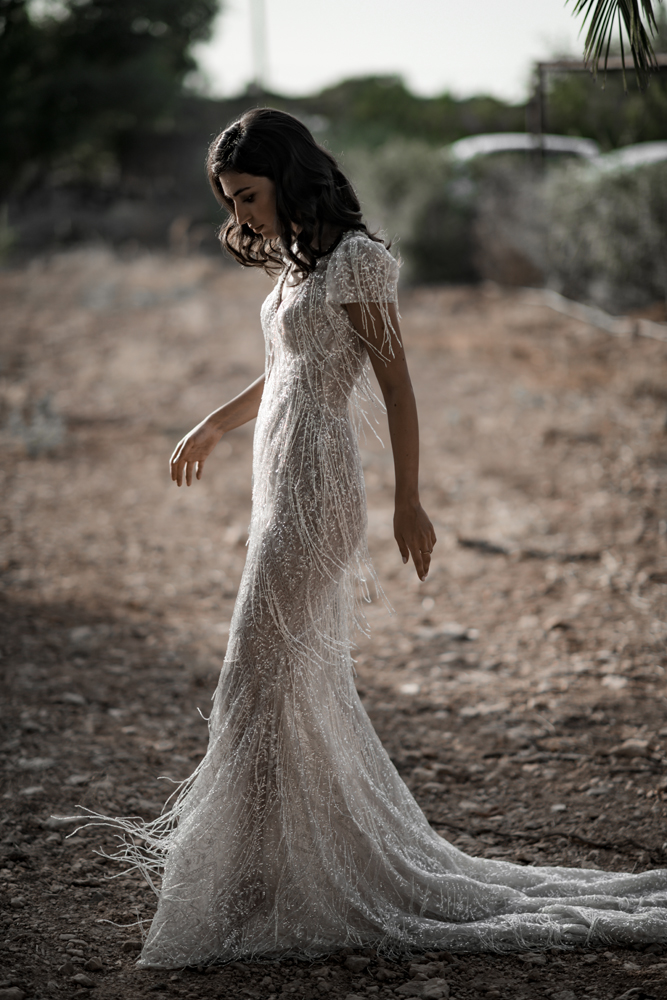 luxury feather beads mermaid wedding dresses lace appliqued short sleeve v neck bridal gowns sweep train robe de marie
