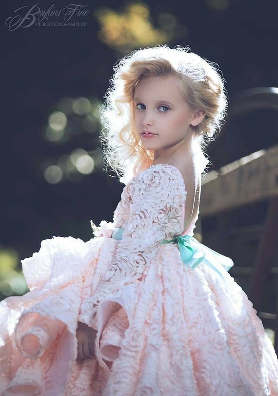 Pink Lace Flower Girl Dresses With Ruffles Jewel Neck Lace 3D Floral Appliqued A Line Backless Girls Pageant Dress High Long Sleeve Gowns