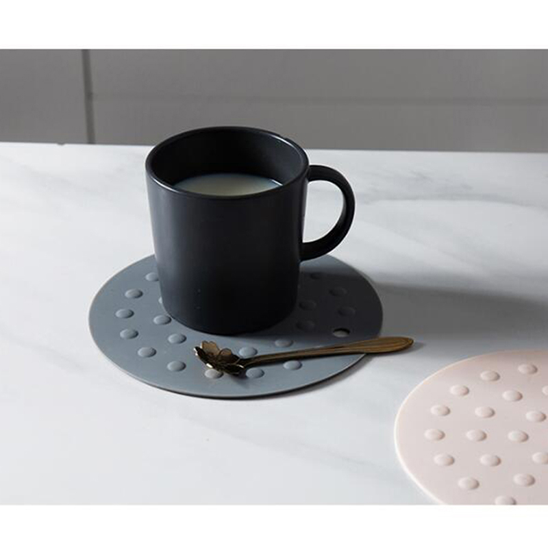 Hot Sale Table Mats Simple Style Dining Napkin Pads Non-Slip Heat Resistant Cushion Kitchen Party Decor
Hot Sale Table Mats Simple Style Dining Napkin Pads Non-Slip Heat Resistant Cushion Kitchen Party Decor