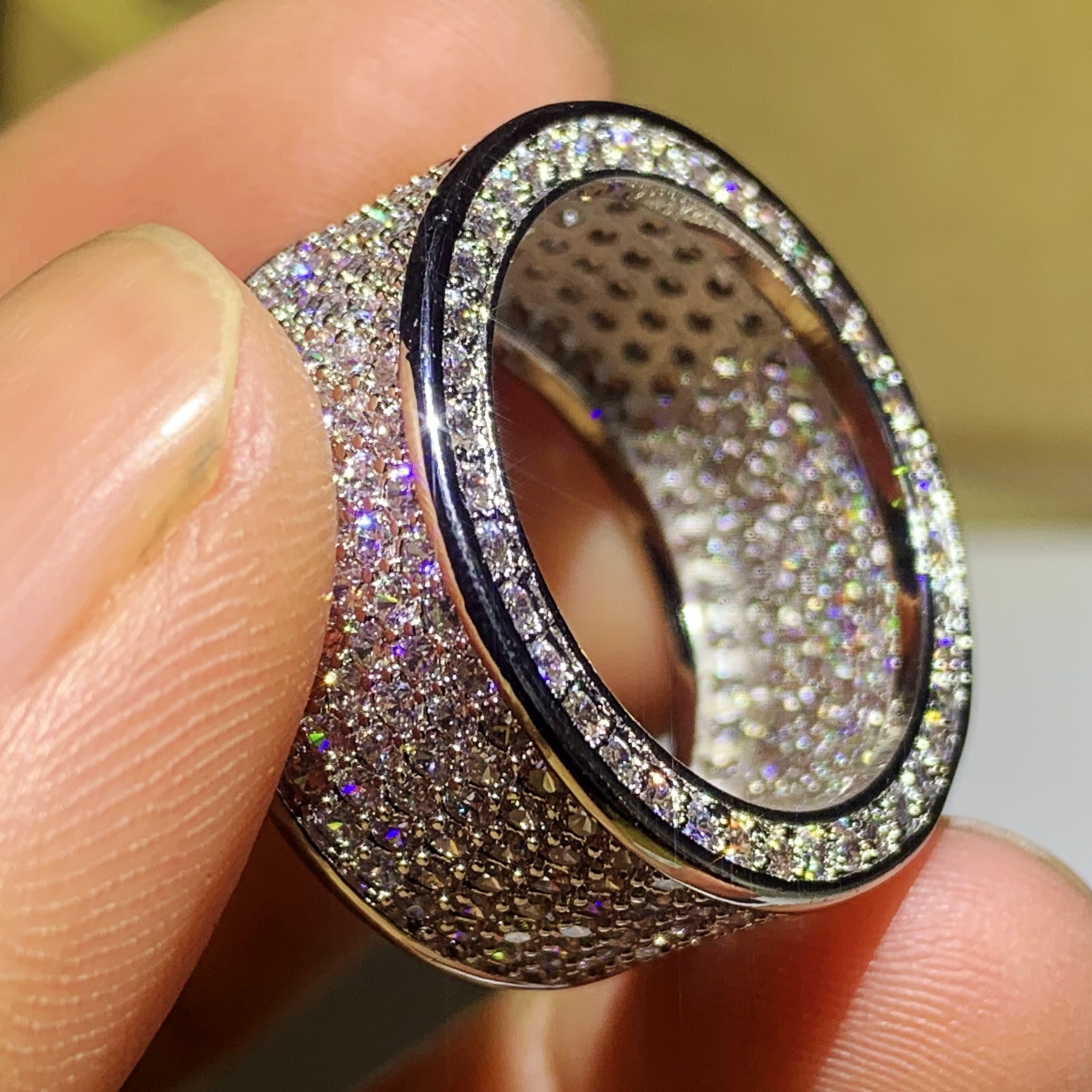 Choucong Hot Sale SParkling Luxury Jewelry 10KT White Gold Fill Pave Micro Sapphire CZ Diamond Gemstones Wedding Circle Band Ring for Women