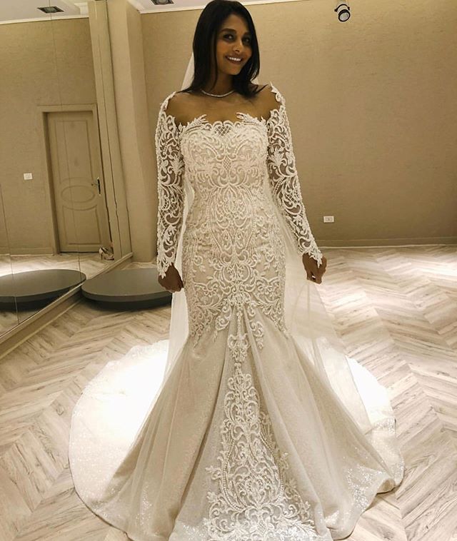 Romantic Long Sleeve Mermaid Wedding Dresses Off Shoulder Lace Vintage Bridal Gowns Bacless Beads Sweep Train Formal Wedding Dress