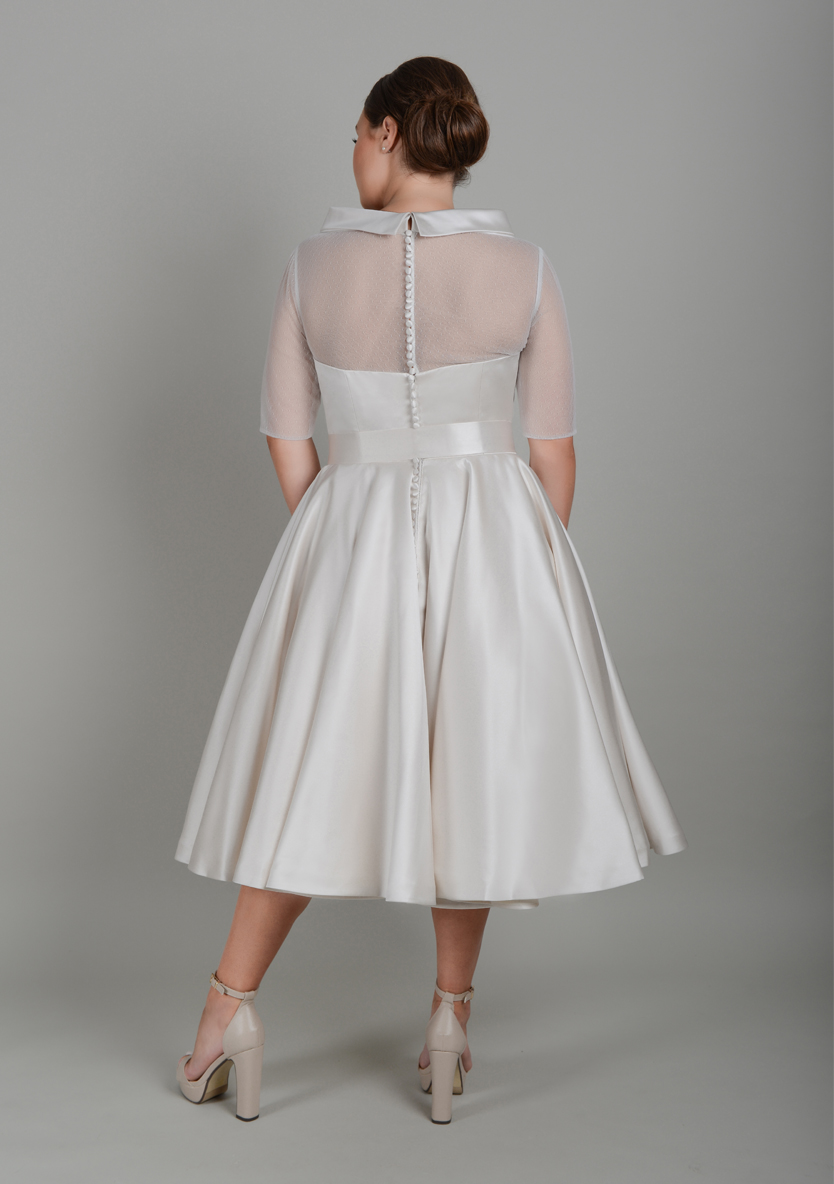 Plus Size Wedding Dresses Scoop 1/2 Sleeve Covered Button Sash Custom made Satin A Line Wedding Dresses Tea Length Bohemian Bridal Dress