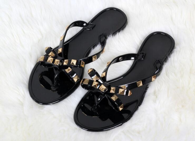 Hot Sale-New 2019 Woman Summer Sandals Rivets big bowknot Flip Flops Beach Sandalias Femininas Flat Jelly Designer Sandals NO BOX, Glossy black
Hot Sale-New 2019 Woman Summer Sandals Rivets big bowknot Flip Flops Beach Sandalias Femininas Flat Jelly Designer Sandals NO BOX, Glossy black