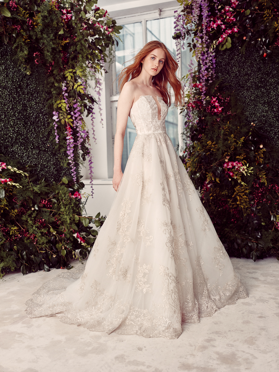 Modest A Line Rita Vinieris Bohemian Dresses Strapless Sleeveless Applique Tulle Lace Wedding Gowns Sweep Train robe de mariée