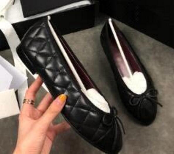 wholesale luxury Ballet shoes Luxury Designer ballet shoes, ballet flat bottomed shoes,size 35-41, As shown
wholesale luxury Ballet shoes Luxury Designer ballet shoes, ballet flat bottomed shoes,size 35-41, As shown