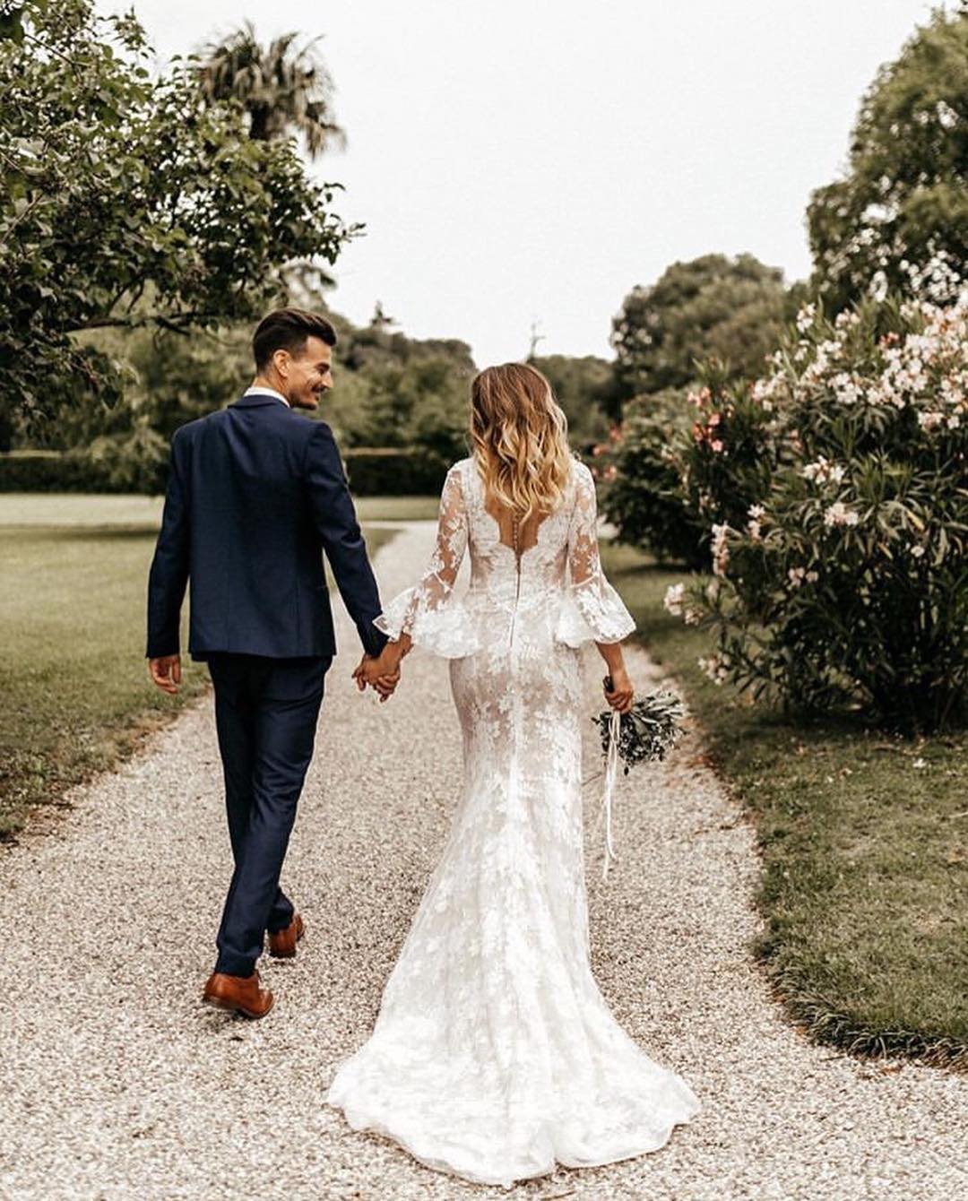 2019 Beach Berta Mermaid Wedding Dresses V Neck Trumpet Long Sleeves Split Lace Appliques Bridal Gowns robe de mariée