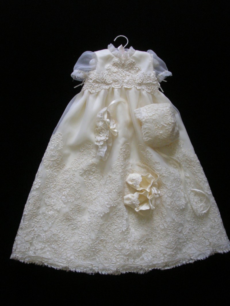 Cheap Christening Gowns For Baby Girls Jewel Neck Lace Appliqued Beads Baptism Dresses Flower Girls Dress For Weddings With Bonnet