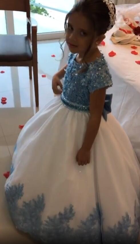 Luxurious Lace Beaded Flower Girl Dresses Ball Gown Tulle Little Girl Wedding Dresses Cheap Communion Pageant Dresses Gowns F199