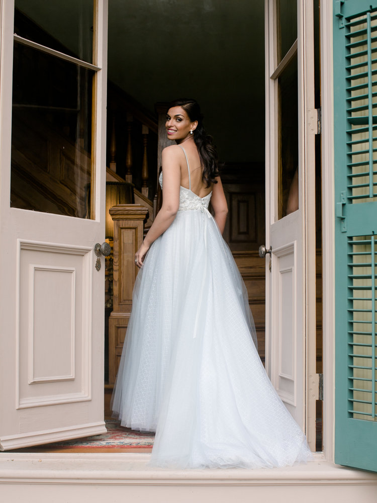 2019 Country Wedding Dresses Spaghetti Belt A Line Sexy Backless Sweep Train Crystal Bohemian Wedding Dress Plus Size Beach Bridal Gowns