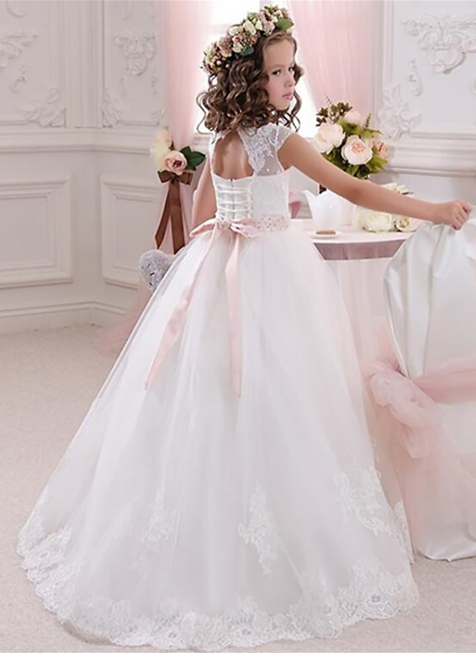 White Lace Flower Girls Dresses Lace Applique Sleeveless Tulle Fluffy Floor Length Girls First Communion Princess Dresses