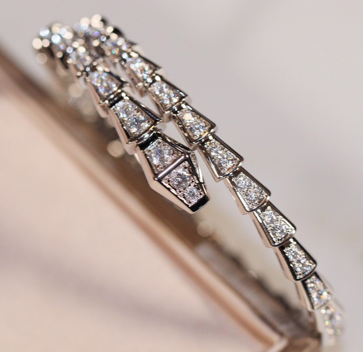 2020 Hot sale Luxurious quality snake shape bracelet with sparkly diamond in platinum and rose gold plated women party jewelry gift PS3423
2020 Hot sale Luxurious quality snake shape bracelet with sparkly diamond in platinum and rose gold plated women party jewelry gift PS3423