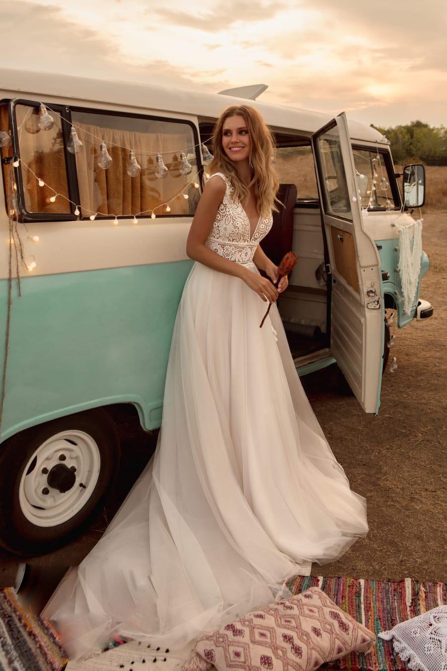 boho wedding dresses v neck lace appliqued tulle bridal gown bohemian country a line wedding dress robes de marie