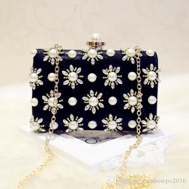 Factory sales branded bag retro elegant pearl woman hand bag fashion diamond pearl woman all-match lovely wedding dress party dinner bag, Black
Factory sales branded bag retro elegant pearl woman hand bag fashion diamond pearl woman all-match lovely wedding dress party dinner bag, Black
