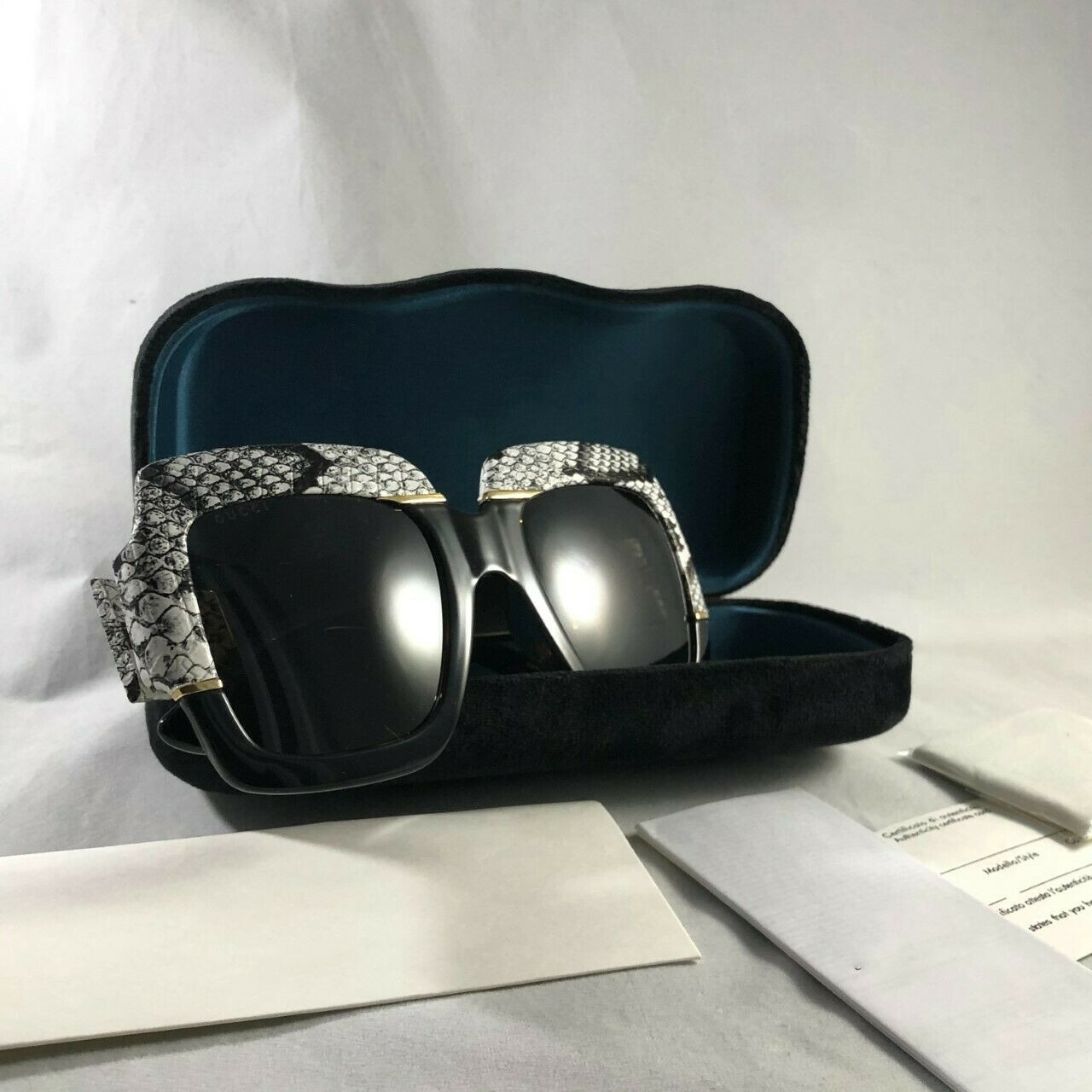 0484S Popular Sunglasses Luxury Women Designer Square Summer StyleSnake skin Full Frame Top Quality UV Protection Mixed Color Come With Pac
0484S Popular Sunglasses Luxury Women Designer Square Summer StyleSnake skin Full Frame Top Quality UV Protection Mixed Color Come With Pac
