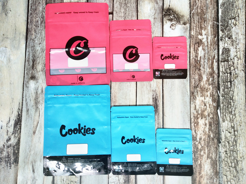 Blue Red Cookies Mylar Bags 420 packaging mylar bags plastic bag california cookies sf 8th 3.5g Packaging smell proof childproof zipper bag
Blue Red Cookies Mylar Bags 420 packaging mylar bags plastic bag california cookies sf 8th 3.5g Packaging smell proof childproof zipper bag