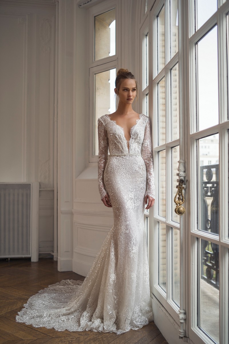 2020 Gorgeous Mermaid Wedding Dresses V Deep Neck Long Sleeve Sequins Beads Appliques Lace Bridal Dresses Sweep Train Wedding Dress
