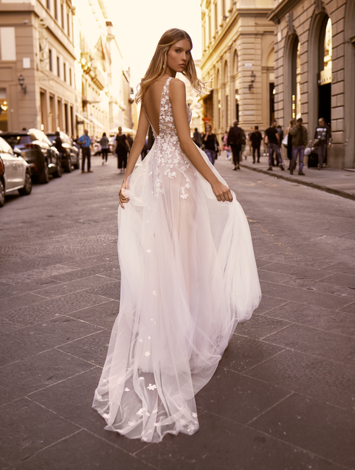 sexy spring beach wedding dresses lace appliqued beach boho v neck tulle a line backless bridal gowns vestido de novia