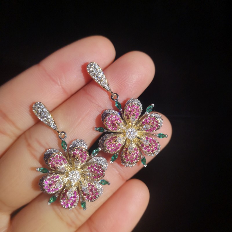 Fashion-Camellia Earrings Brand Designer Jewelry Women Earrings 2019 New Diamond Earrings Female CZ Ear Studs
Fashion-Camellia Earrings Brand Designer Jewelry Women Earrings 2019 New Diamond Earrings Female CZ Ear Studs