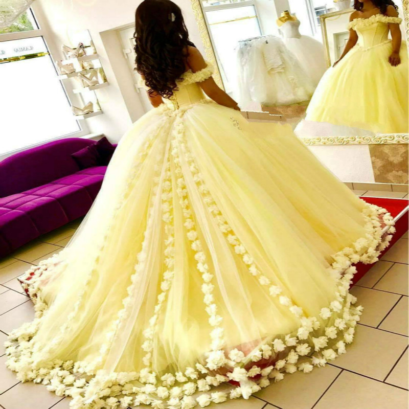Elegant Yellow Quinceanera Dresses Off The Shoulder 3D Floral Appliques Ball Gowns 2019 New Arrival Sweet 16 Dress Cheap Prom Dresses Puffy