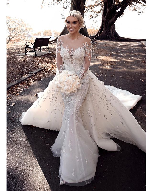 Gorgeous Wedding Dresses With Detachable Train Lace Appliques Beads Long Sleeve Mermaid Wedding Dress Jewel Neck Custom Made Robe De Mariee
