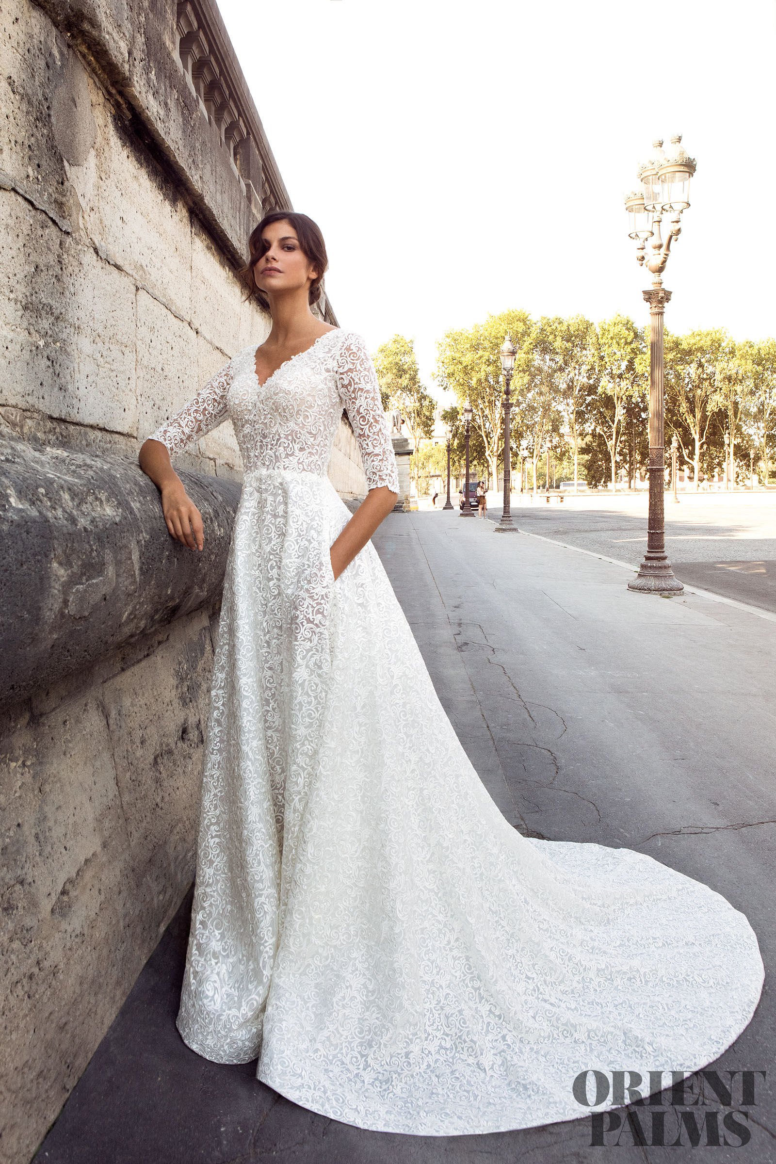 Luxury Appliques Beach Wedding Dresses With Pocket V Neck Half Long Sleeve Court Train Custom Made Bohemian Wedding Dress Bridal Gowns