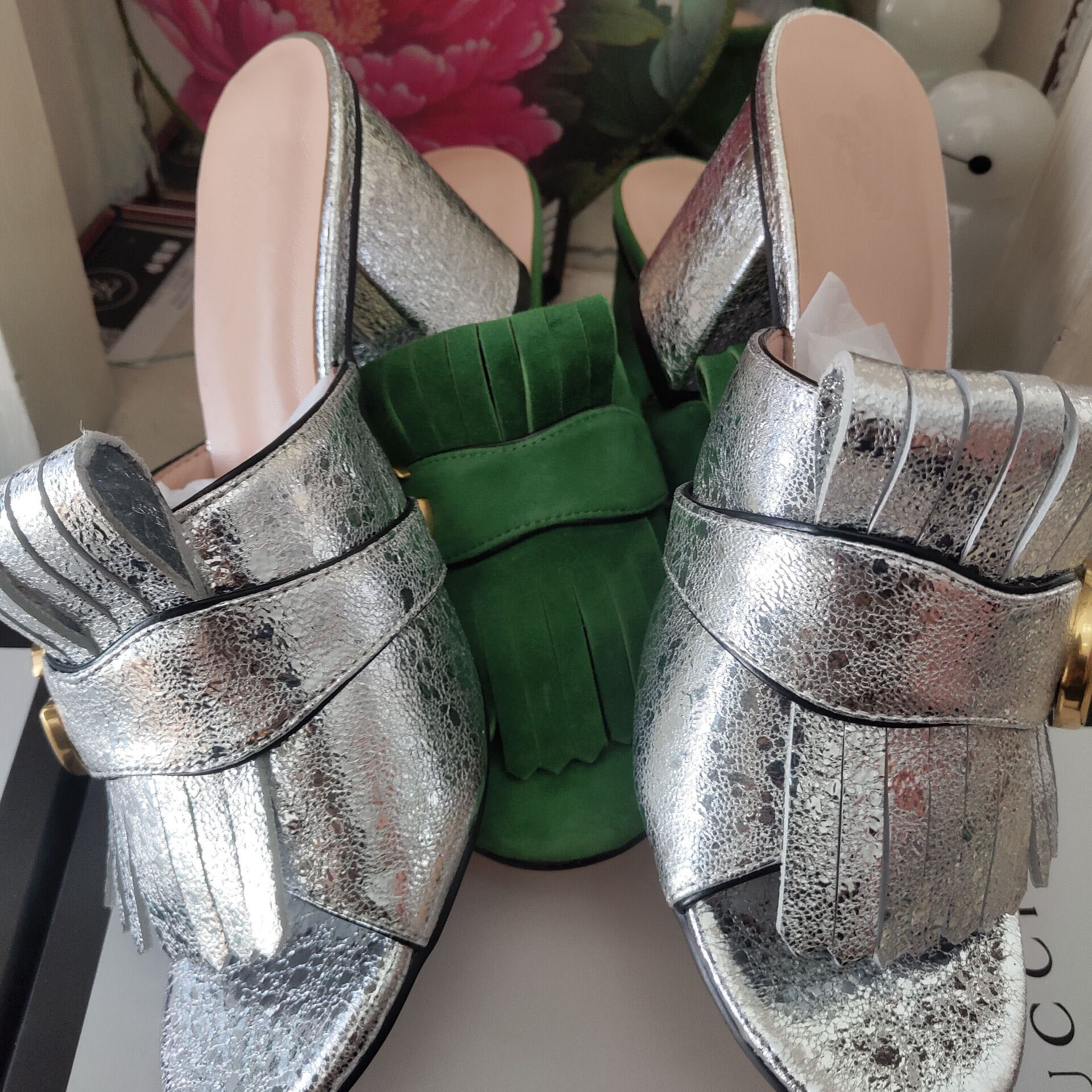 European Classic Luxury Style Women's Slippers Fashion sandal Shoes high heel slipper sole Soft and Comfortable, Silver lettering Decoration, Gold
European Classic Luxury Style Women's Slippers Fashion sandal Shoes high heel slipper sole Soft and Comfortable, Silver lettering Decoration, Gold