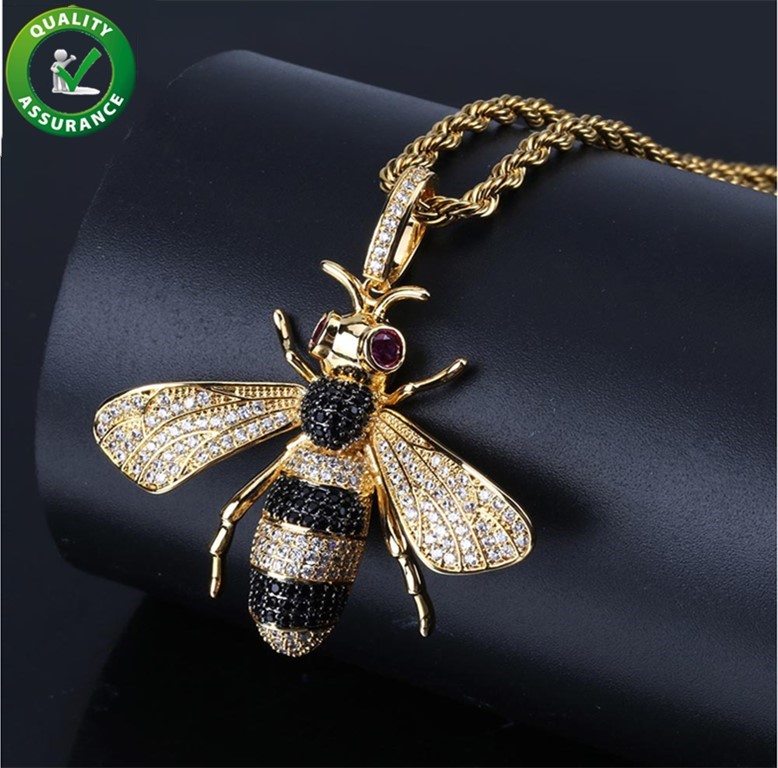 Iced Out Pendant Hip Hop Jewelry Micropave Simulated Diamond CZ Bling Bee Pendant Necklace with Rope Chain for Men Luxury Designer