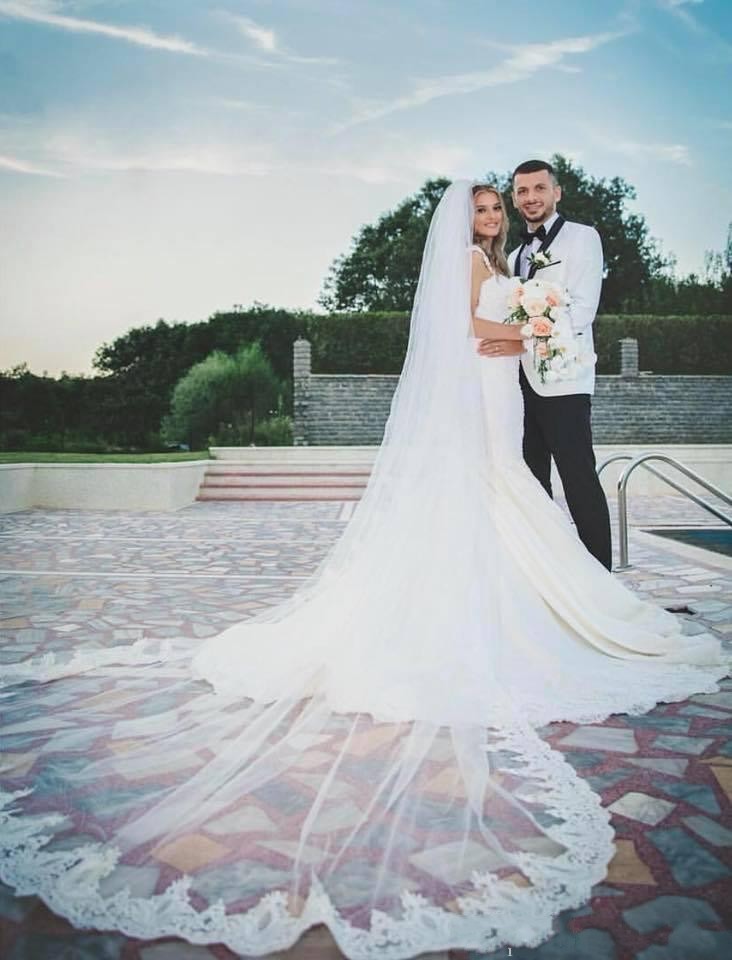 New Sexy Spaghetti Mermaid Wedding Dresses Lace Appliques Sleeveless Open Back Sweep Train Arabic Custom Made Formal Bridal Gowns