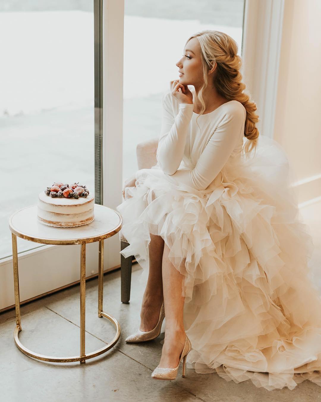 Vintage High Low Wedding Dresses Tiered Skirts Long Sleeve Simple Satin Tulle Wedding Dress Bridal Gown 2019 New Arrival robe de mariée