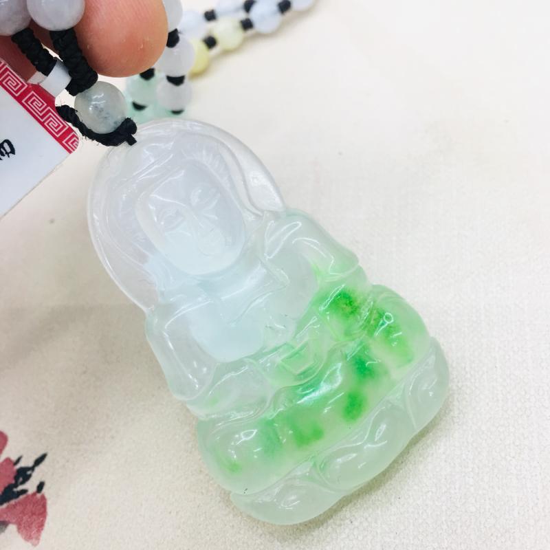 Natural Burmese Emerald jade double color Guanyin pendant with emerald three-color bead necklace Send A certificat
Natural Burmese Emerald jade double color Guanyin pendant with emerald three-color bead necklace Send A certificat