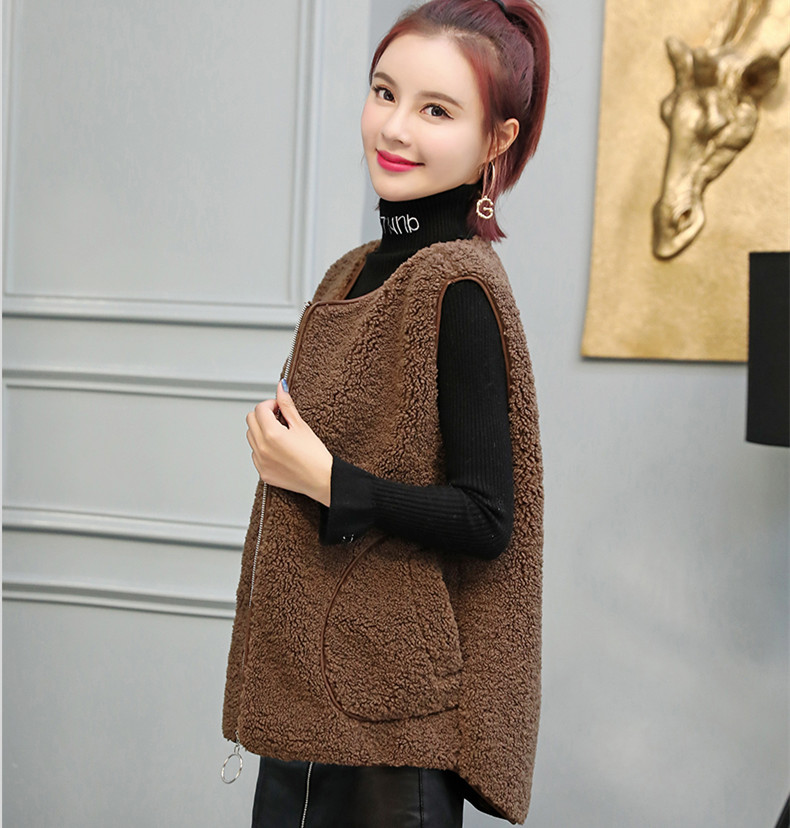 Lambs wool cotton vest women' new 2019 short sheep fur coat women' vest jacket winter sheep fur JN953, Beige
Lambs wool cotton vest women' new 2019 short sheep fur coat women' vest jacket winter sheep fur JN953, Beige