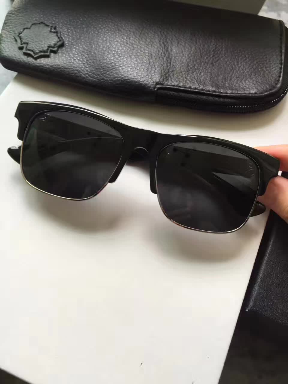 luxury- Cool Men Chrome bubba low rider black sunglasses Luxury Fashion Designer Sunglasses Brand New with Case, White;black
luxury- Cool Men Chrome bubba low rider black sunglasses Luxury Fashion Designer Sunglasses Brand New with Case, White;black