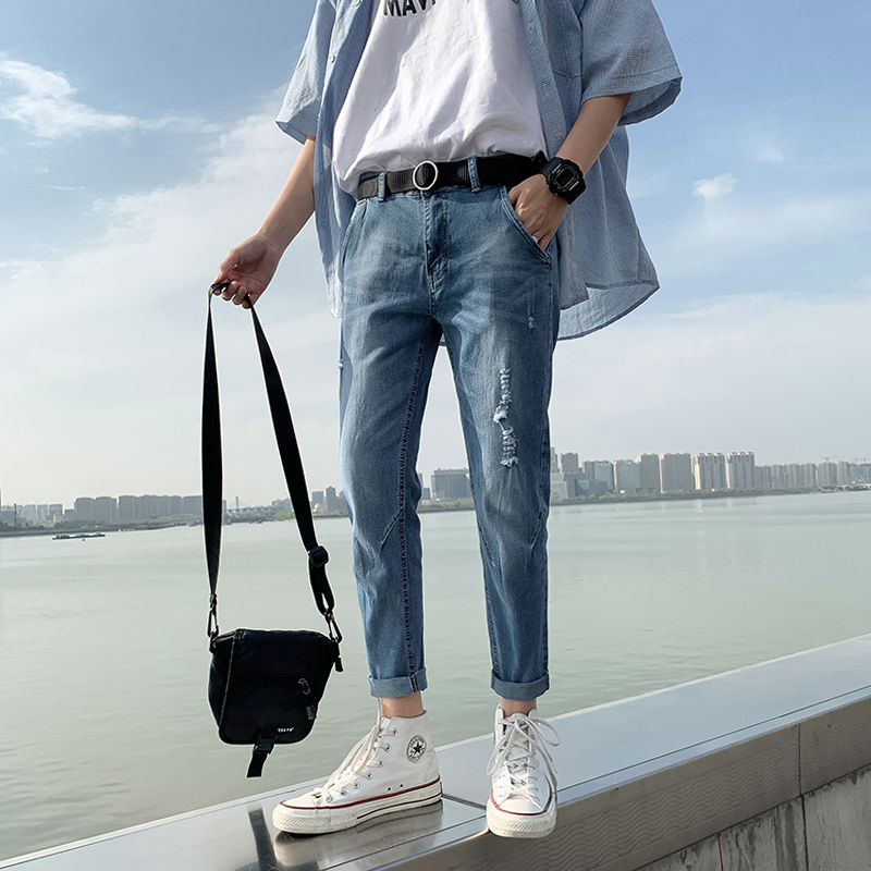 2020 Spring And Summer New Youth Popular Men's Solid Color Hole Thin Jeans Fashion Casual Slim Large Size Nine Points Pants27-36, Light blue
2020 Spring And Summer New Youth Popular Men's Solid Color Hole Thin Jeans Fashion Casual Slim Large Size Nine Points Pants27-36, Light blue