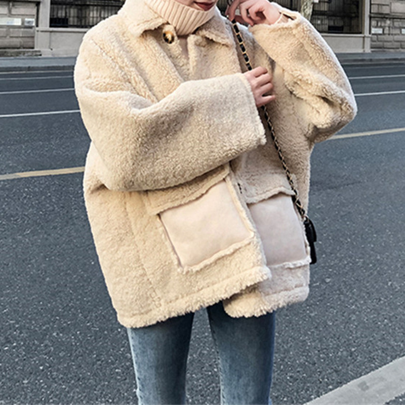 2019 Coat One Single Row Buckle Thickening Lamb Hair Short Fund Little Chap Easy Loose Coat Woman, Beige
2019 Coat One Single Row Buckle Thickening Lamb Hair Short Fund Little Chap Easy Loose Coat Woman, Beige