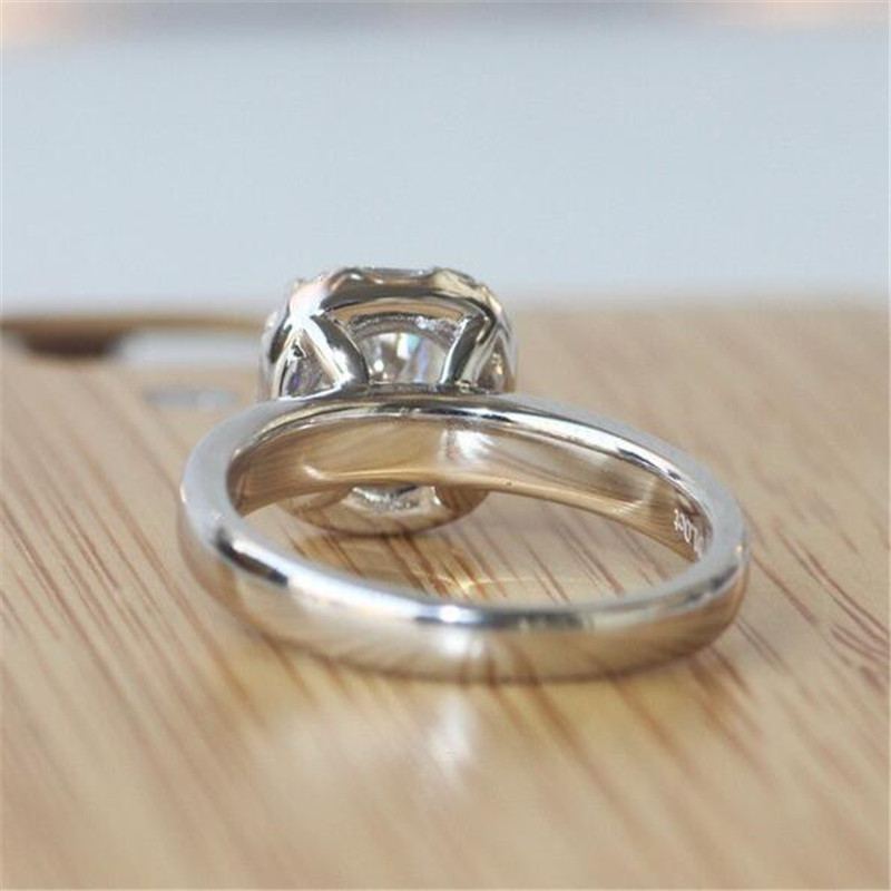 Classical Fashion Jewelry 925 Sterling Silver Round Cut White Topaz CZ Diamond Party Women Wedding Engagement Band Ring For Lover's Gift