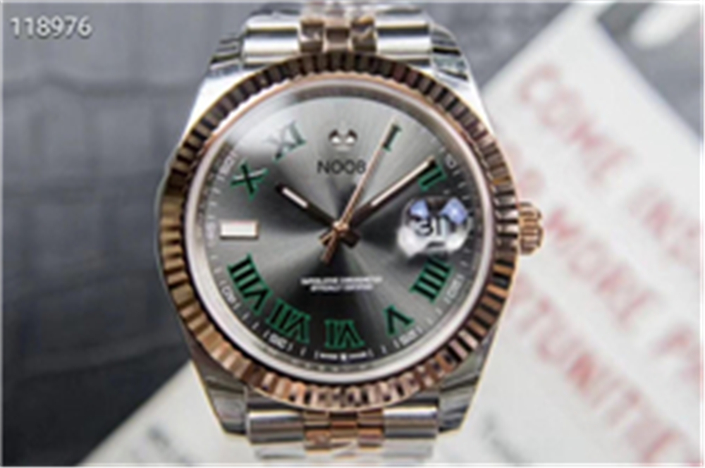 EW 126331 montre DE luxe refined steel 3235 automatic mechanical watch machine core diameter 41 mm designer watches(one watch one card), Box
EW 126331 montre DE luxe refined steel 3235 automatic mechanical watch machine core diameter 41 mm designer watches(one watch one card), Box