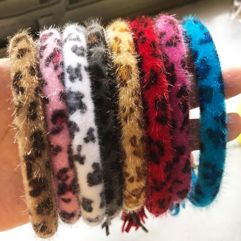 Leopard Bracelet Keychain Velvet Tassel Keyring Holder Bangle Keyring Large Circle Key Ring Women Girls Fashion Jewelry 8 Designs DW4916, As picture
Leopard Bracelet Keychain Velvet Tassel Keyring Holder Bangle Keyring Large Circle Key Ring Women Girls Fashion Jewelry 8 Designs DW4916, As picture