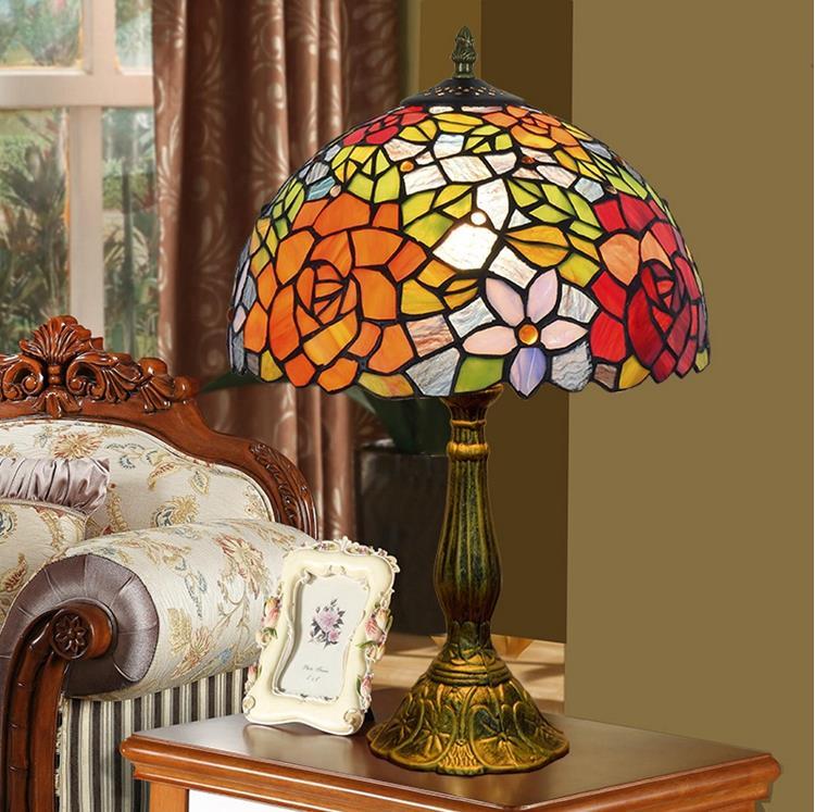 American pastoral creative lamps stained glass table lamp rose bedroom bedside light Tiffany hotel bar decoration
American pastoral creative lamps stained glass table lamp rose bedroom bedside light Tiffany hotel bar decoration