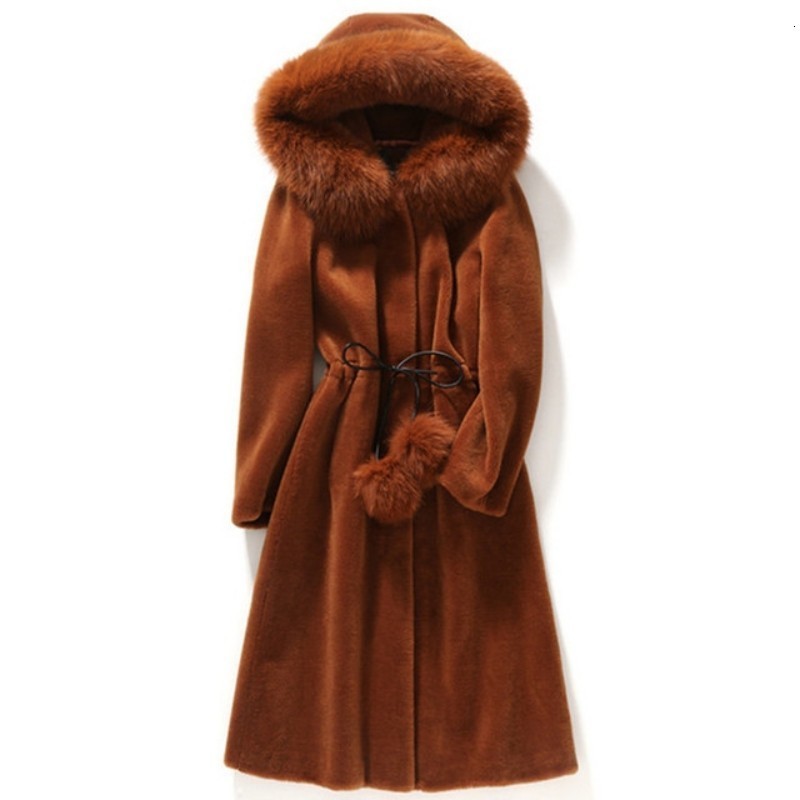 Real long fur robe female sheep natural shears with real collar wool cap winter warm wool jacket woman
Real long fur robe female sheep natural shears with real collar wool cap winter warm wool jacket woman