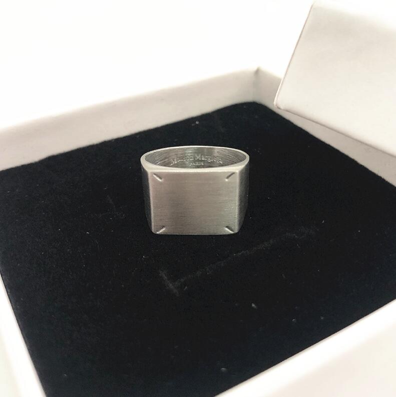 MMM 20ss fashion Belgium design high quality digital ring men and women hip hop personalized ring Festival birthday gift
MMM 20ss fashion Belgium design high quality digital ring men and women hip hop personalized ring Festival birthday gift