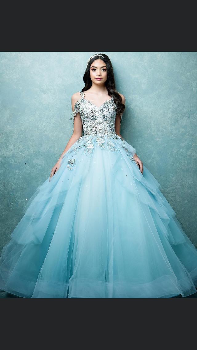 Quinceanera Dresses Ball Gown Spaghetti Straps Lace Applique Crystal Beads Blue Tulle Ruffles Sweet 16 Plus Size Formal Prom Evening Gowns