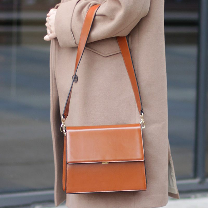 Simple and retro small square bag joker with wide shoulder strap single shoulder bag casual fashion color cross-body bag